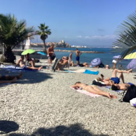 Indépendant, Front De Et à 200m Antibes