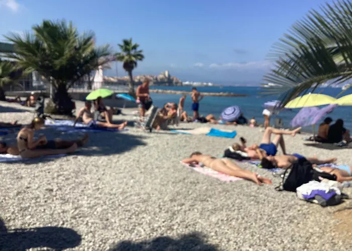 Indépendant, Front De Et à 200m Antibes